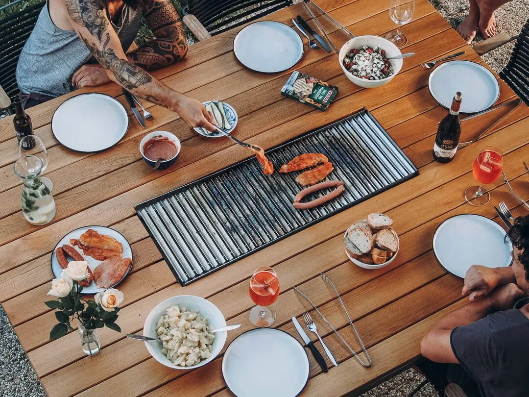 Gartentisch mit integriertem Grill: Buqon DINE im Detail